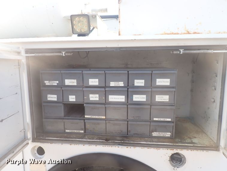 image for item DQ2994 2008 Chevrolet C5500  utility / service truck