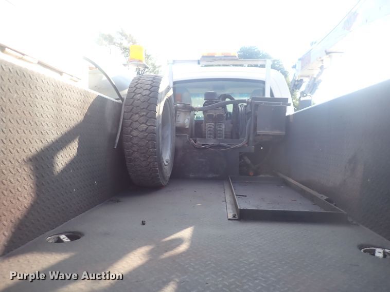 image for item DQ2994 2008 Chevrolet C5500  utility / service truck