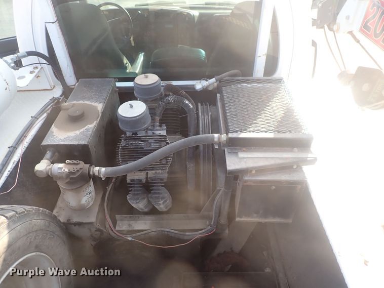 image for item DQ2994 2008 Chevrolet C5500  utility / service truck