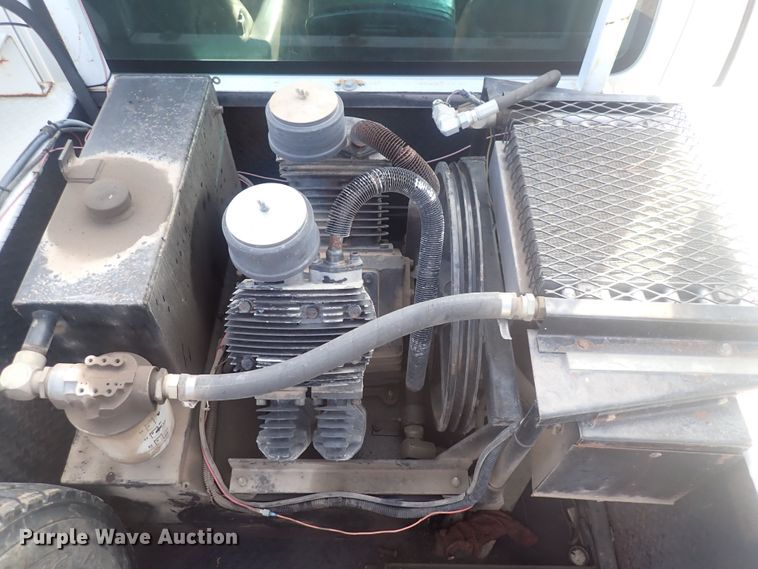 image for item DQ2994 2008 Chevrolet C5500  utility / service truck