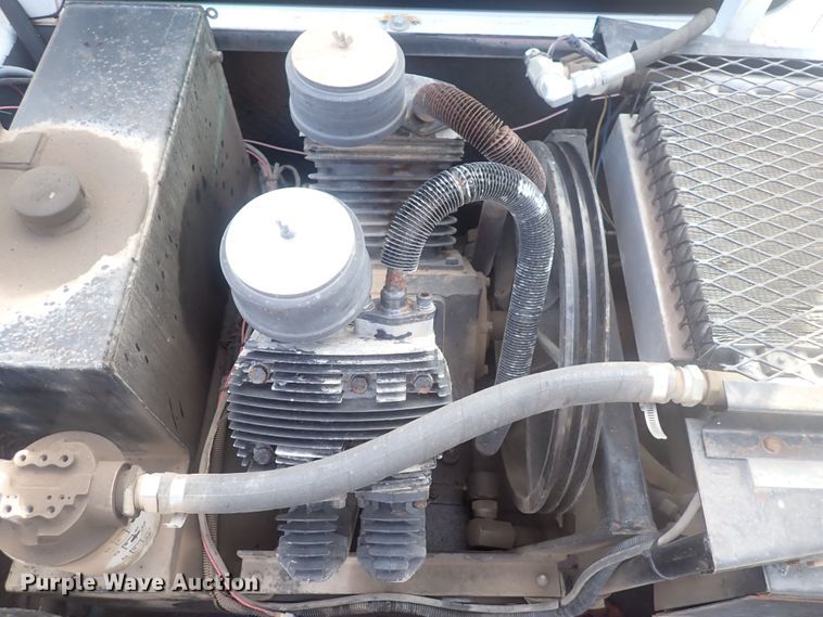 image for item DQ2994 2008 Chevrolet C5500  utility / service truck