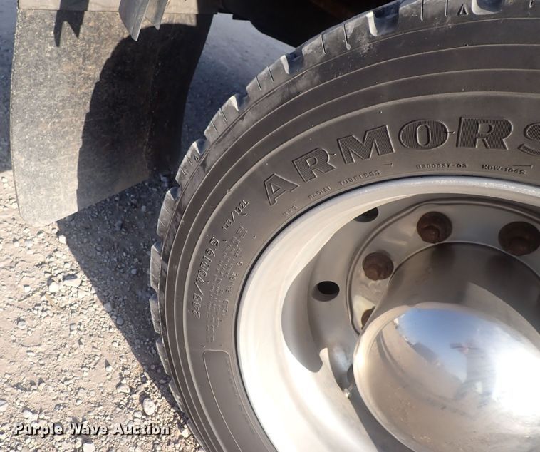 image for item DQ2994 2008 Chevrolet C5500  utility / service truck