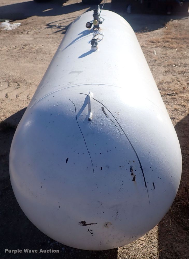 image for item DQ4969 500 gallon propane tank
