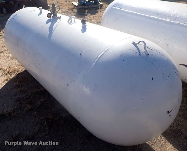 image for item DQ4969 500 gallon propane tank