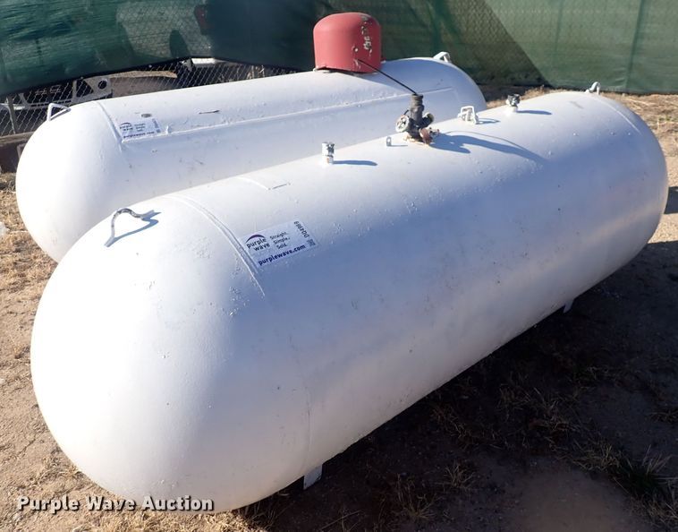 image for item DQ4969 500 gallon propane tank