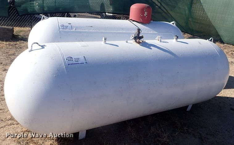 image for item DQ4969 500 gallon propane tank