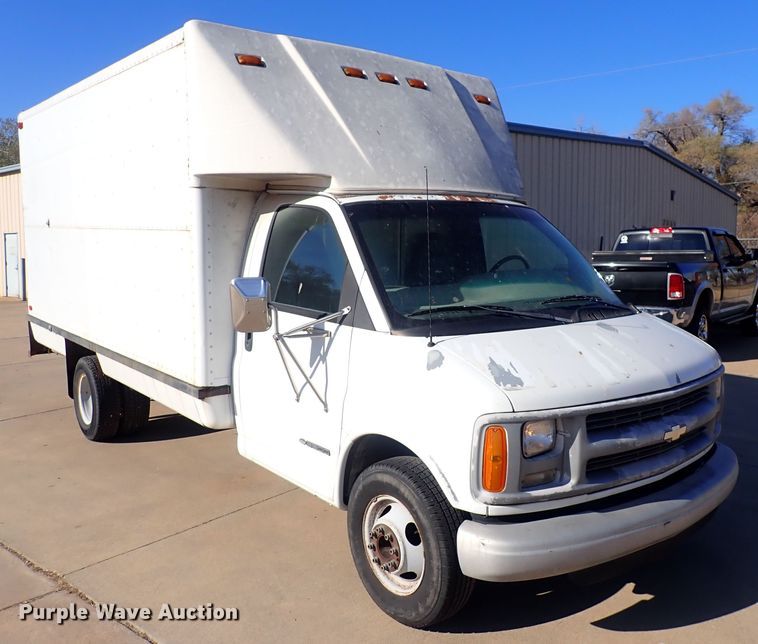 image for item DQ4998 2000 Chevrolet Express G3500  delivery van