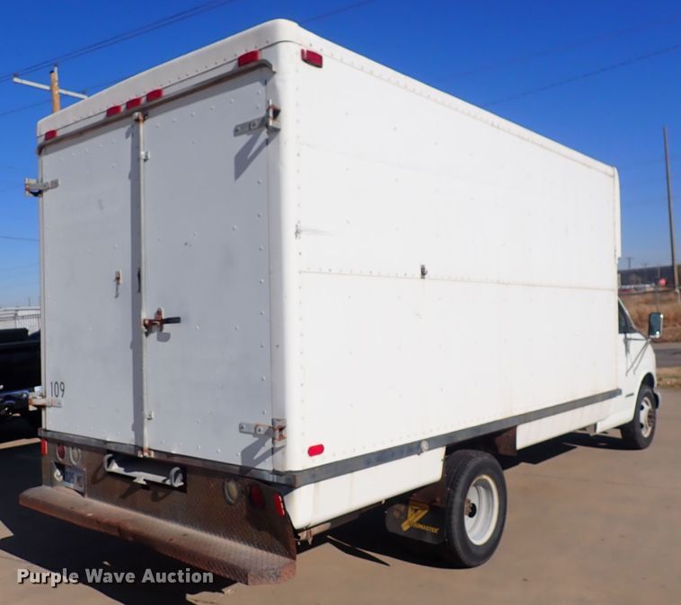 image for item DQ4998 2000 Chevrolet Express G3500  delivery van