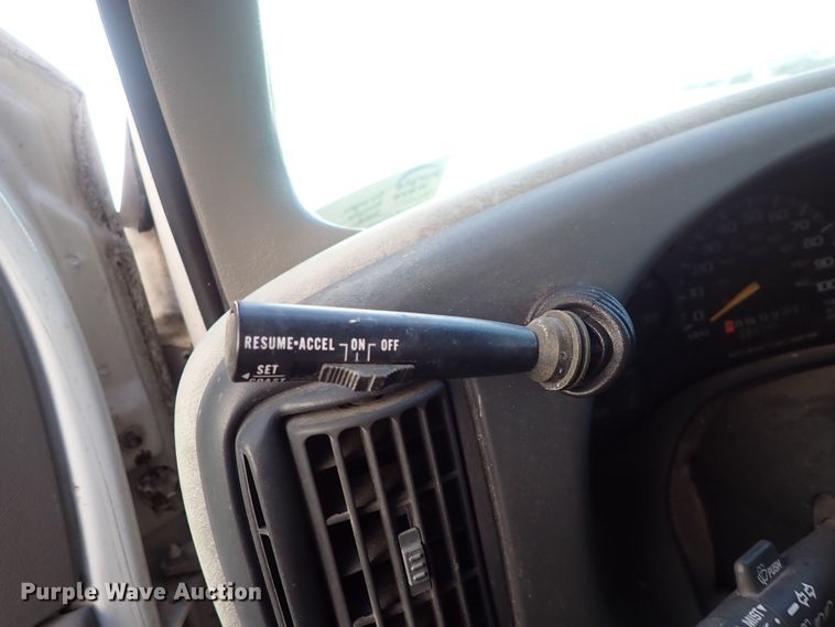 image for item DQ4998 2000 Chevrolet Express G3500  delivery van