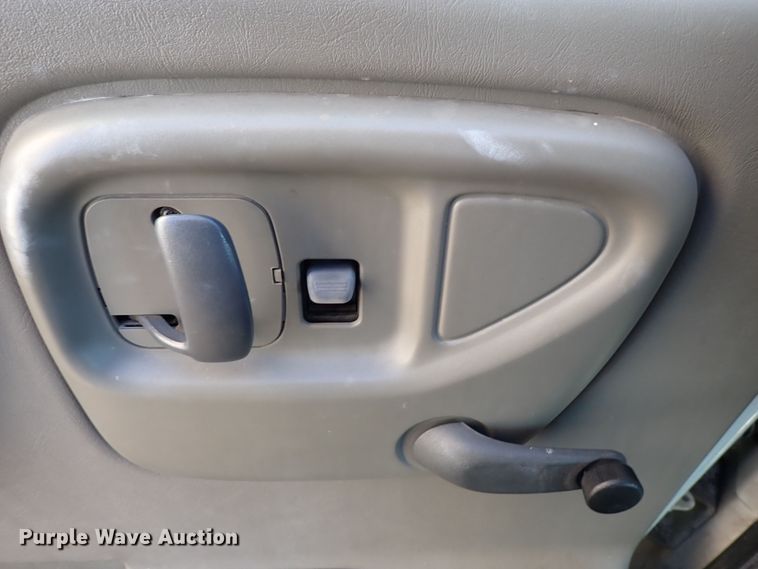 image for item DQ4998 2000 Chevrolet Express G3500  delivery van