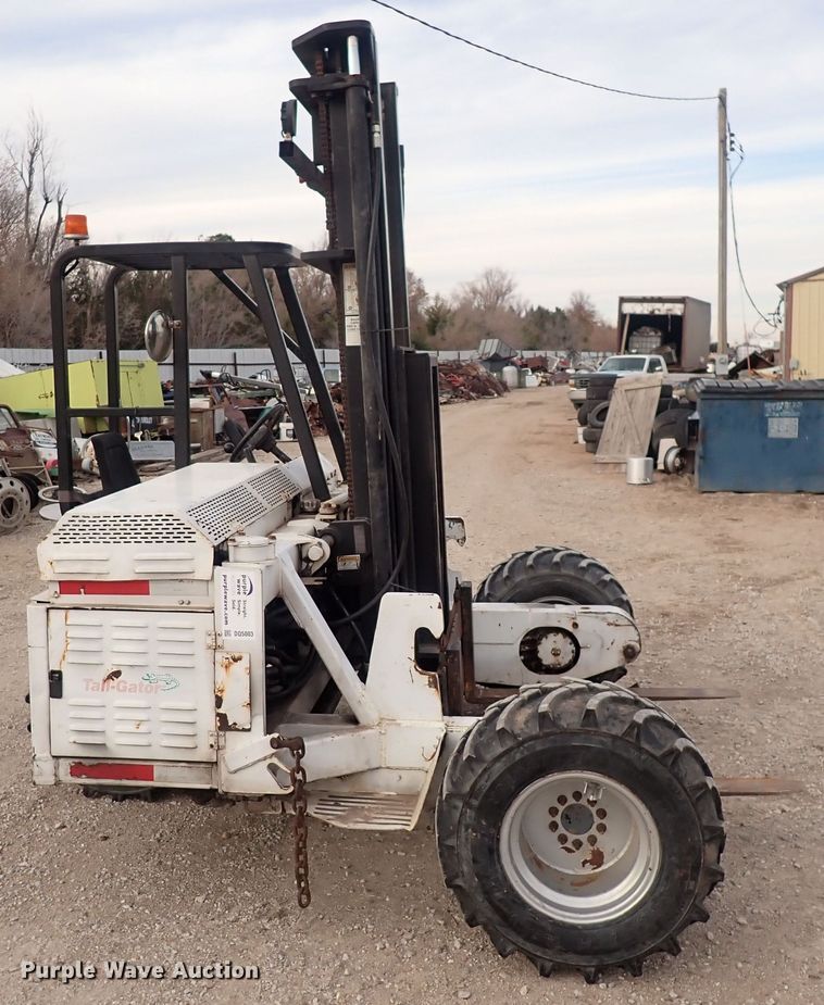 image for item DQ5003 Tail Gator  forklift