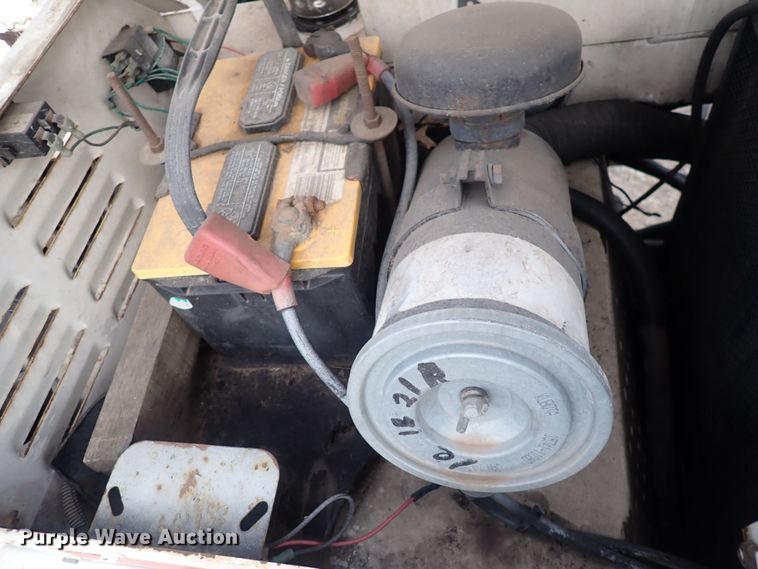 image for item DQ5003 Tail Gator  forklift