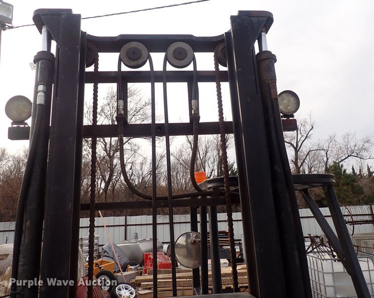 image for item DQ5003 Tail Gator  forklift