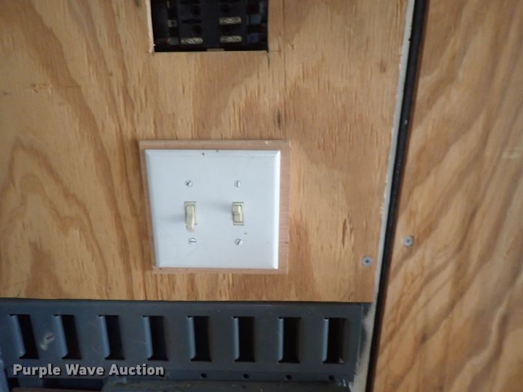 image for item DQ5024 2006 WW  enclosed cargo trailer