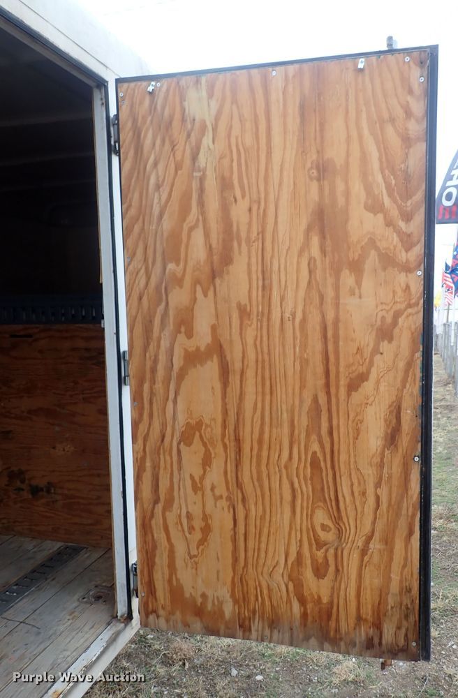 image for item DQ5024 2006 WW  enclosed cargo trailer