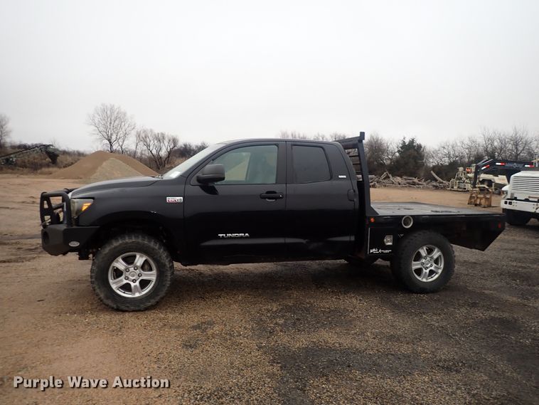 image for item DQ5046 2007 Toyota Tundra  Double Cab flatbed pickup truck