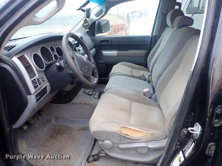 image for item DQ5046 2007 Toyota Tundra  Double Cab flatbed pickup truck