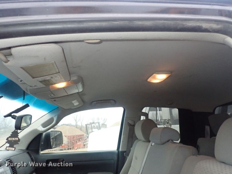 image for item DQ5046 2007 Toyota Tundra  Double Cab flatbed pickup truck