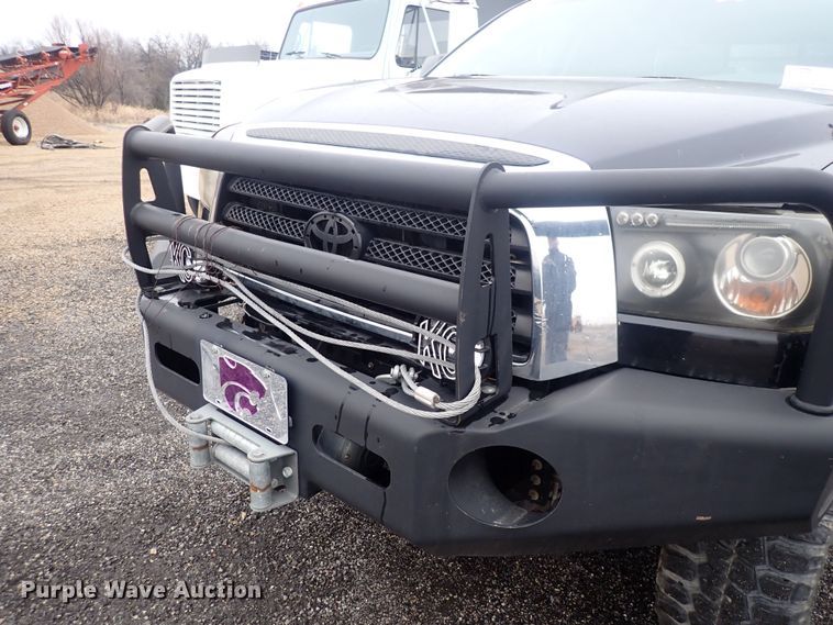image for item DQ5046 2007 Toyota Tundra  Double Cab flatbed pickup truck