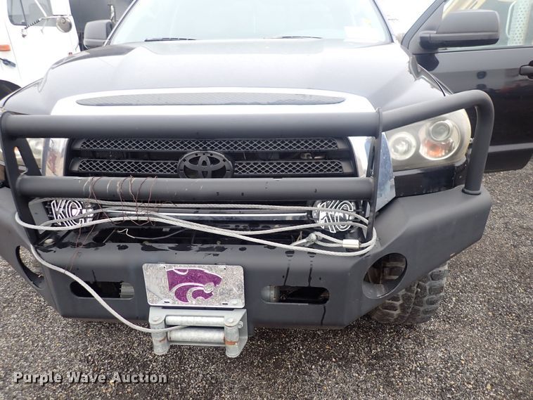 image for item DQ5046 2007 Toyota Tundra  Double Cab flatbed pickup truck