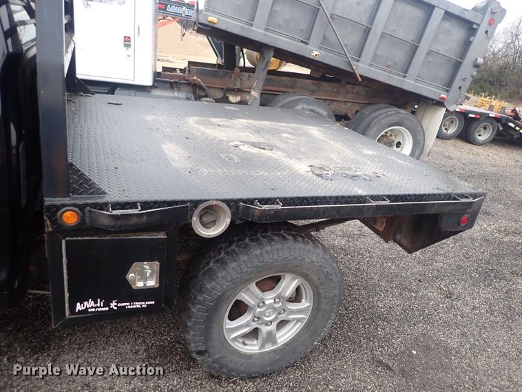 image for item DQ5046 2007 Toyota Tundra  Double Cab flatbed pickup truck