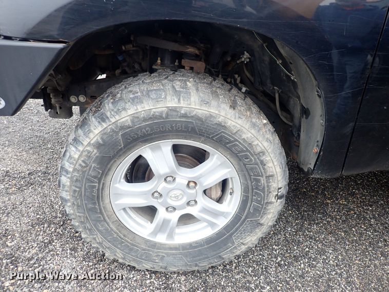 image for item DQ5046 2007 Toyota Tundra  Double Cab flatbed pickup truck