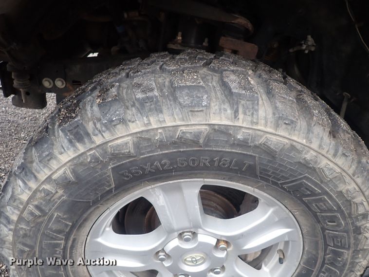 image for item DQ5046 2007 Toyota Tundra  Double Cab flatbed pickup truck