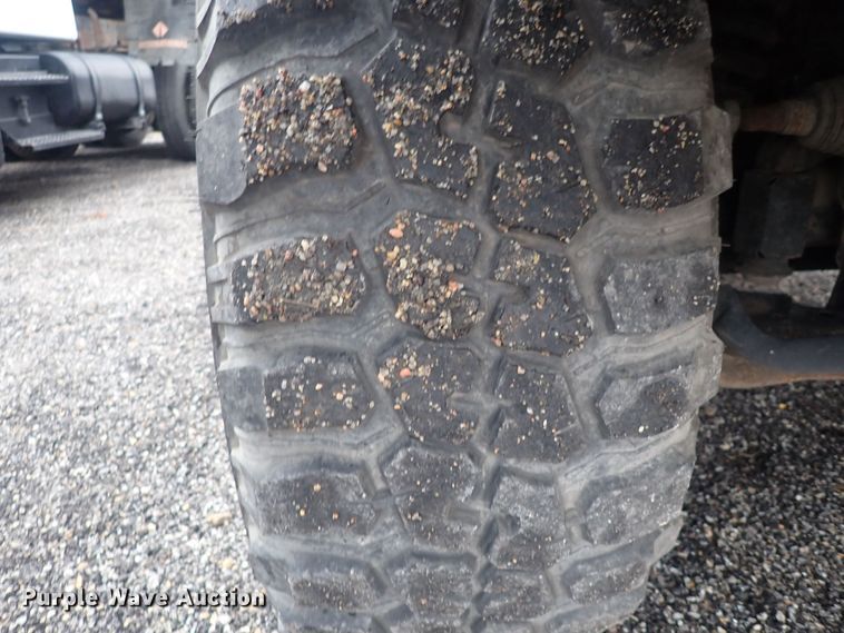 image for item DQ5046 2007 Toyota Tundra  Double Cab flatbed pickup truck