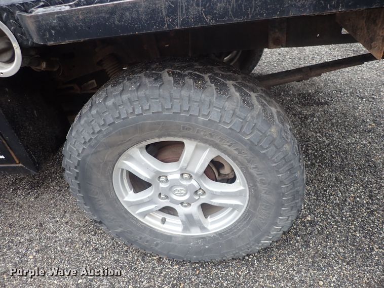 image for item DQ5046 2007 Toyota Tundra  Double Cab flatbed pickup truck