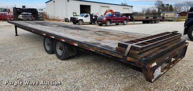 image for item DQ5379 2013 Elite  equipment trailer