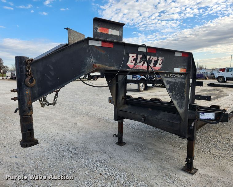 image for item DQ5379 2013 Elite  equipment trailer