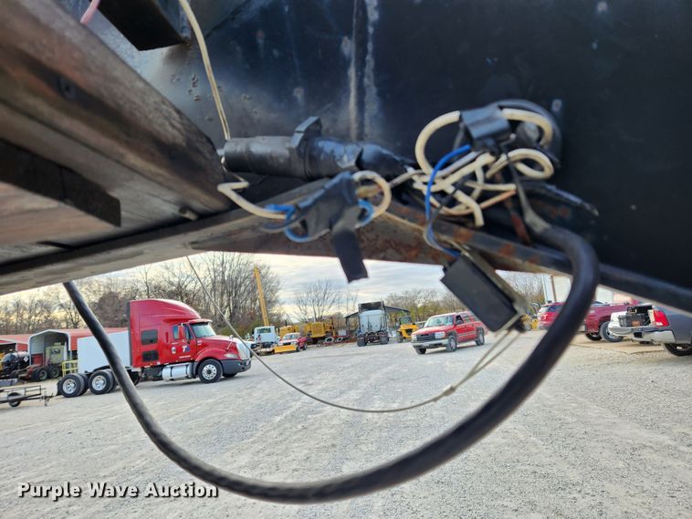 image for item DQ5379 2013 Elite  equipment trailer