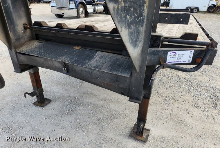 image for item DQ5379 2013 Elite  equipment trailer