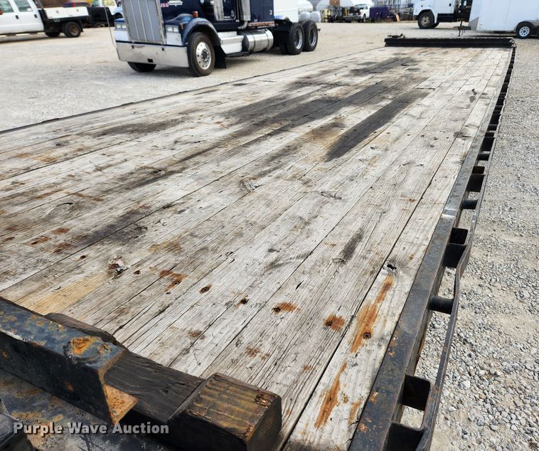 image for item DQ5379 2013 Elite  equipment trailer