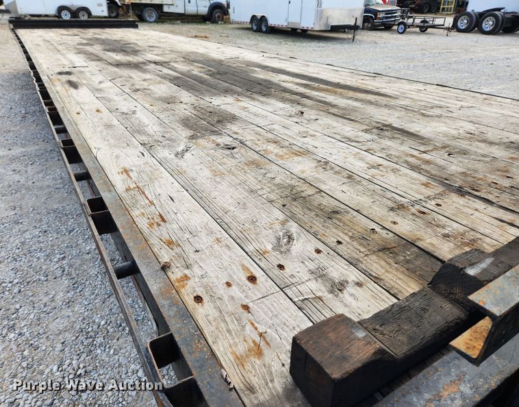 image for item DQ5379 2013 Elite  equipment trailer