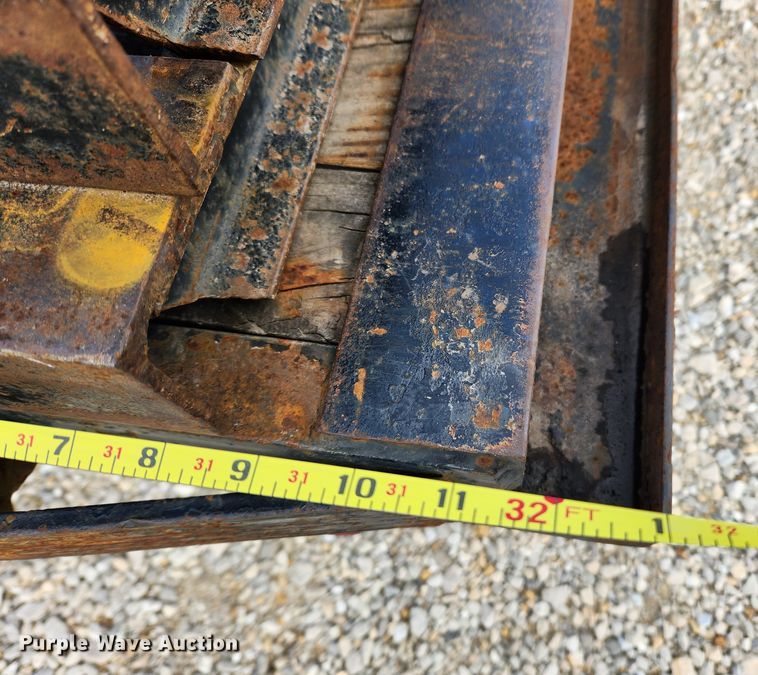 image for item DQ5379 2013 Elite  equipment trailer