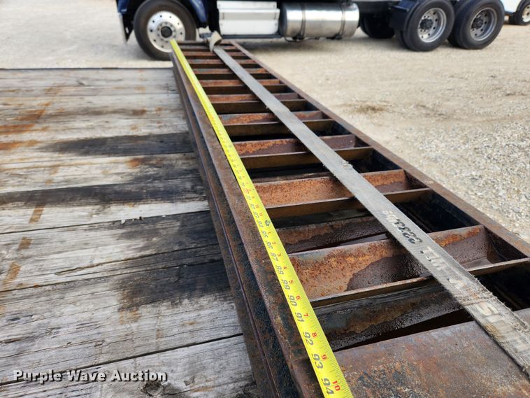 image for item DQ5379 2013 Elite  equipment trailer