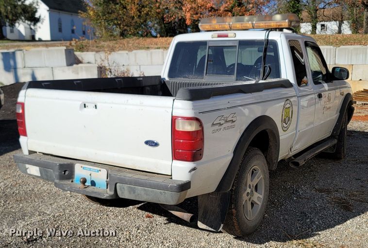 image for item DR3345 2002 Ford Ranger XLT  SuperCab pickup truck