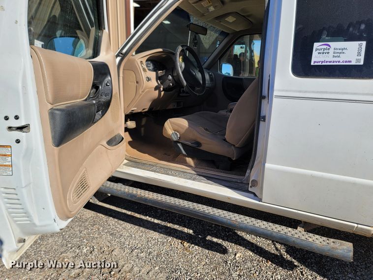 image for item DR3345 2002 Ford Ranger XLT  SuperCab pickup truck