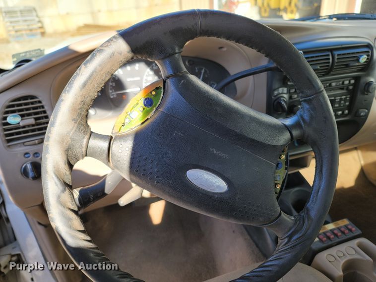 image for item DR3345 2002 Ford Ranger XLT  SuperCab pickup truck