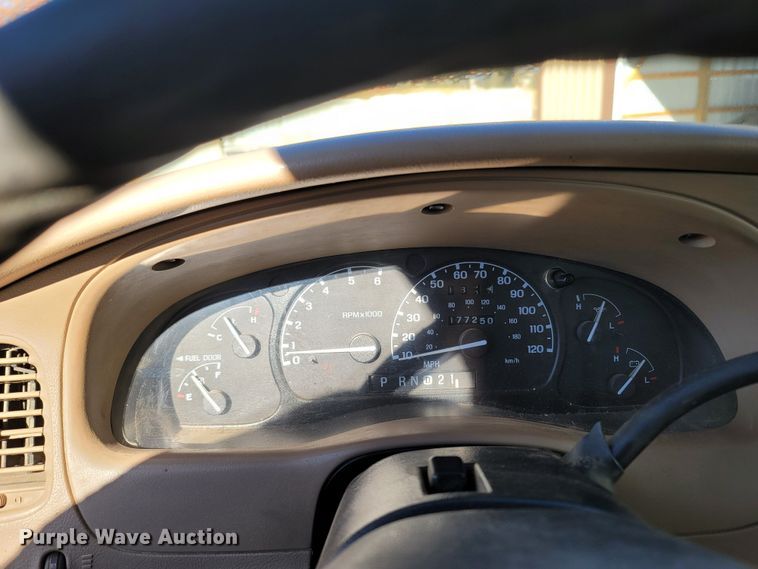 image for item DR3345 2002 Ford Ranger XLT  SuperCab pickup truck