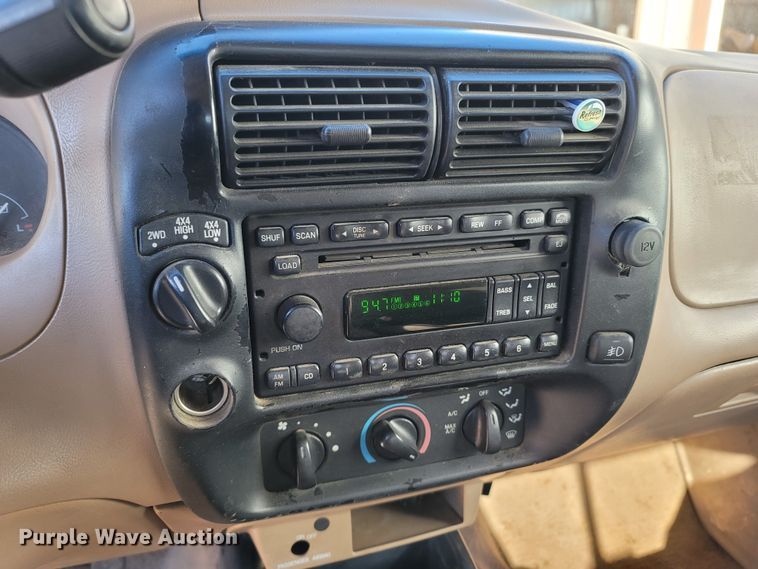 image for item DR3345 2002 Ford Ranger XLT  SuperCab pickup truck