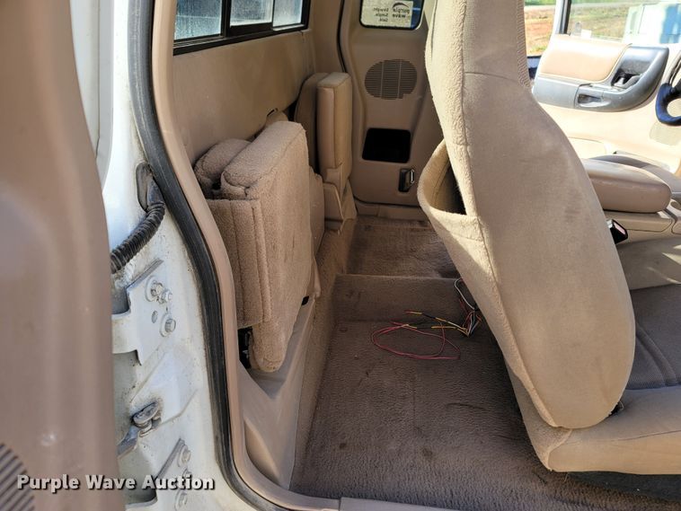 image for item DR3345 2002 Ford Ranger XLT  SuperCab pickup truck