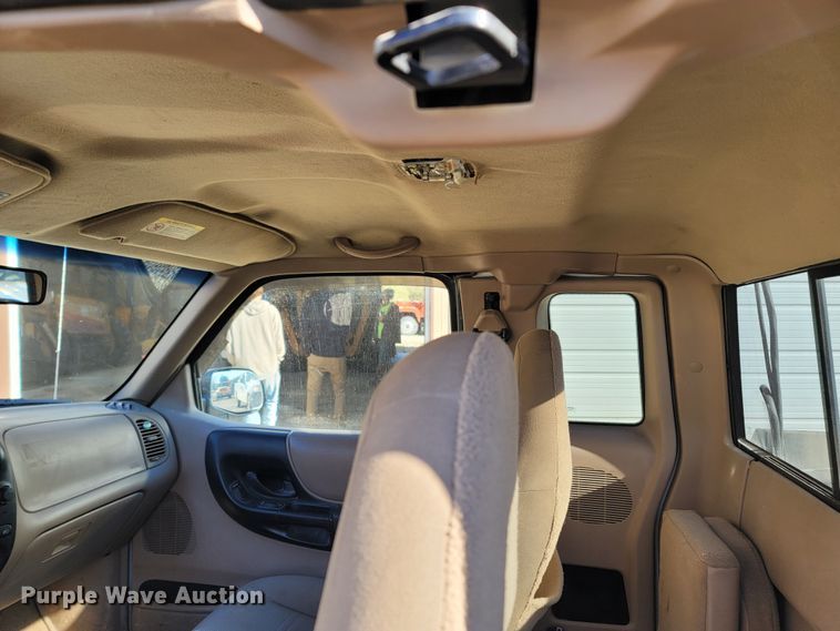 image for item DR3345 2002 Ford Ranger XLT  SuperCab pickup truck