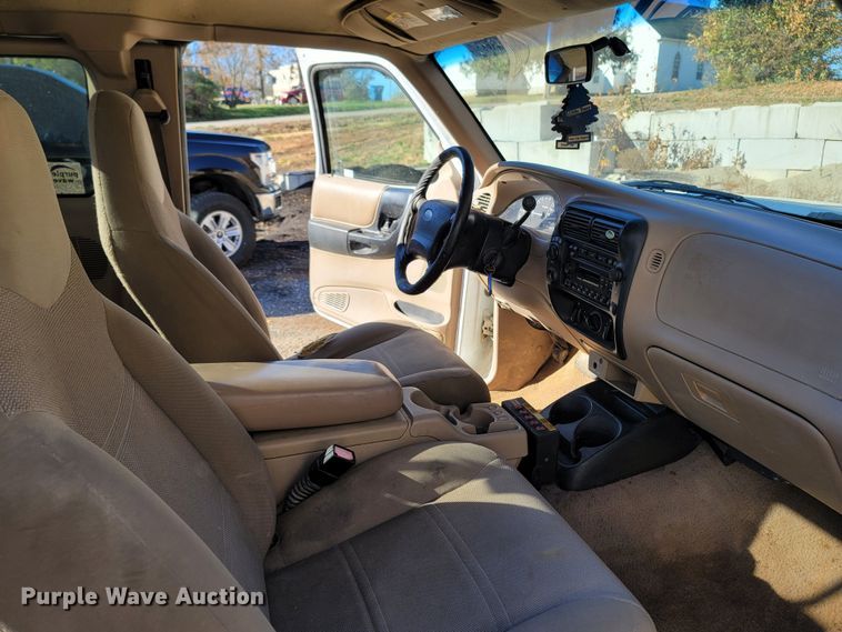 image for item DR3345 2002 Ford Ranger XLT  SuperCab pickup truck