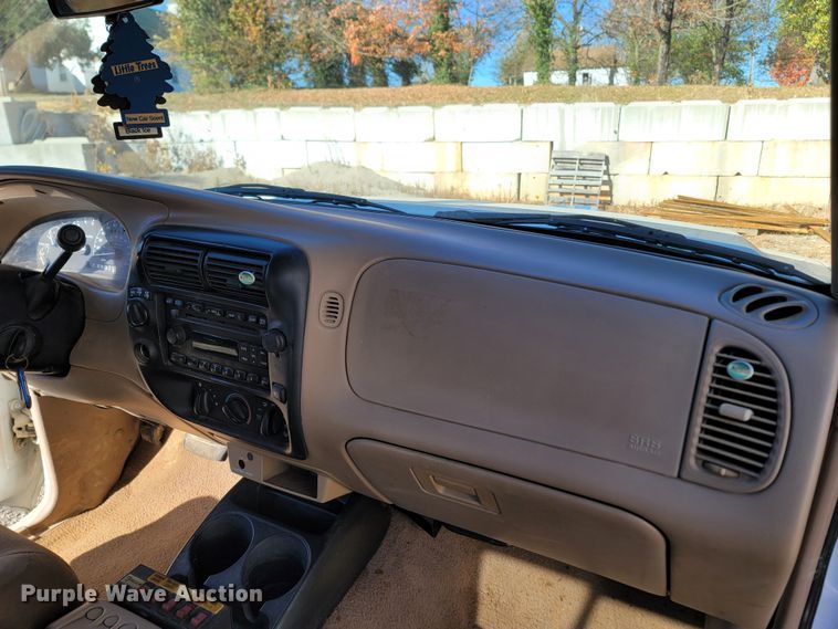 image for item DR3345 2002 Ford Ranger XLT  SuperCab pickup truck