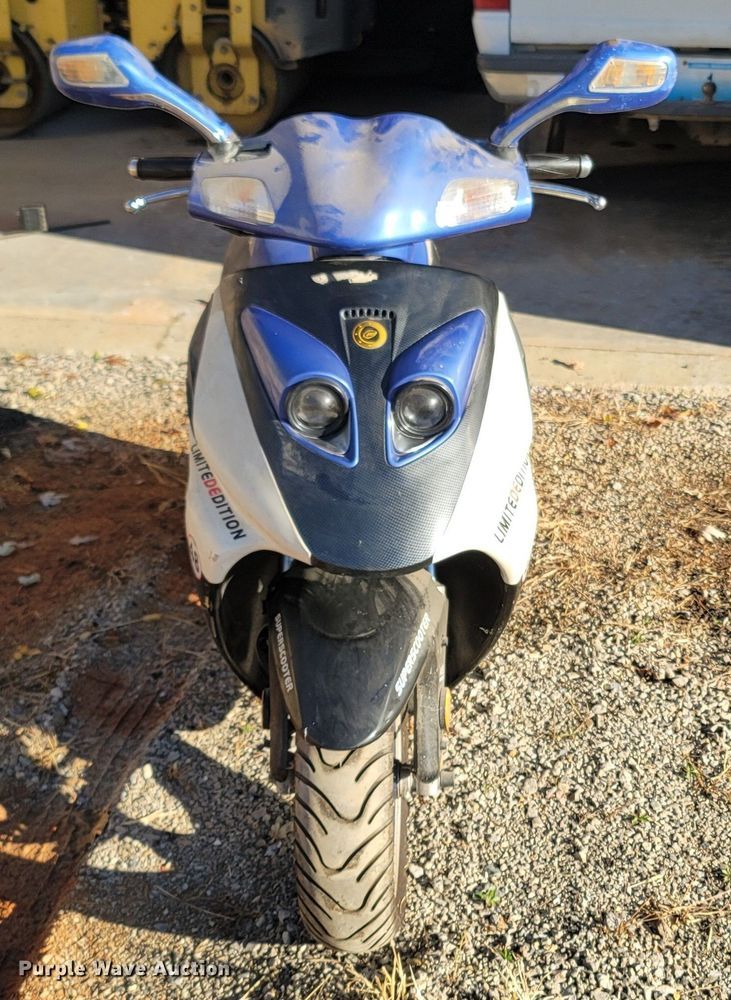 image for item DR3346 2008 Zhejiang Wangye  moped