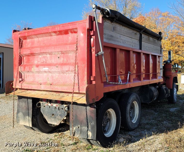 image for item DR3348 1988 Mack R690ST  dump truck