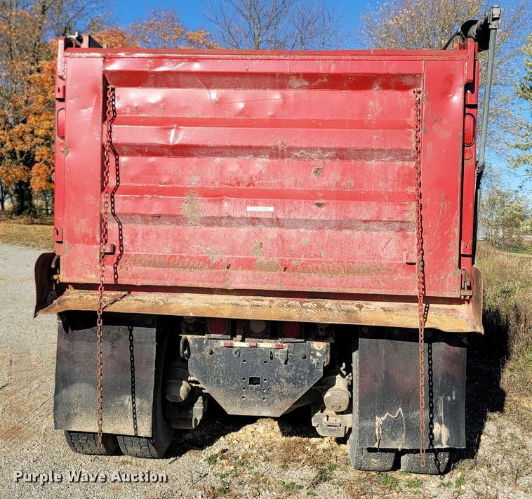 image for item DR3348 1988 Mack R690ST  dump truck