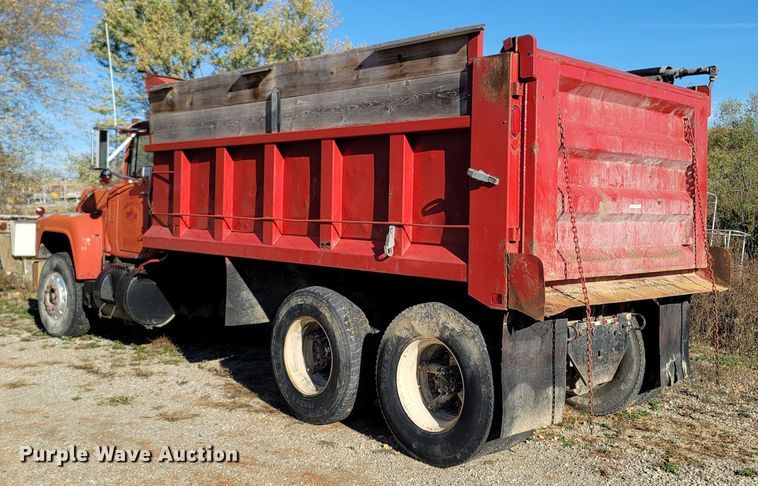 image for item DR3348 1988 Mack R690ST  dump truck